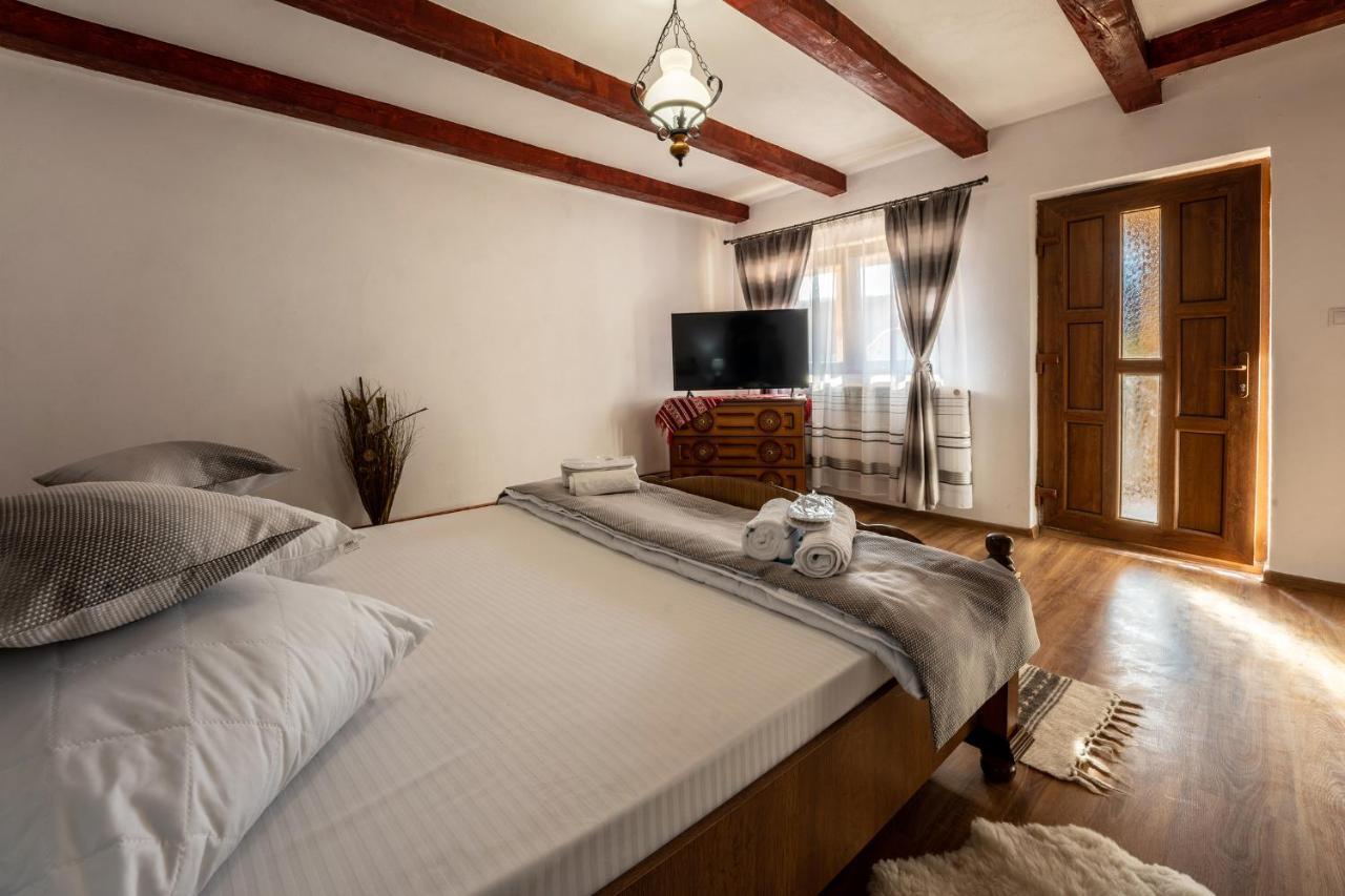 Готель Casa Brutarului Crit Екстер'єр фото