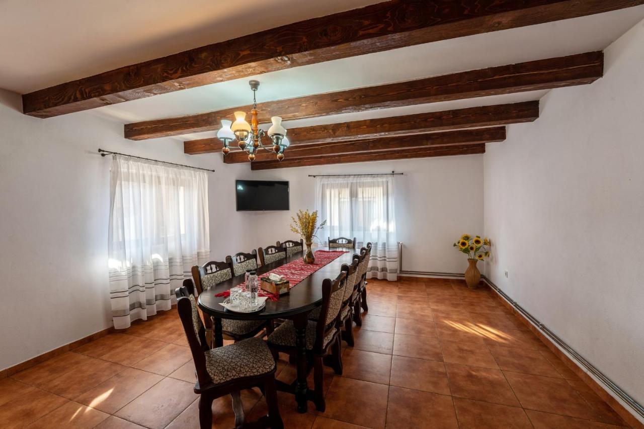 Готель Casa Brutarului Crit Екстер'єр фото