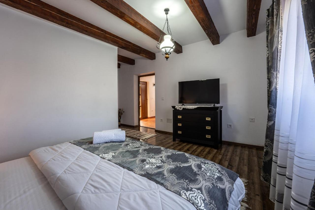 Готель Casa Brutarului Crit Екстер'єр фото